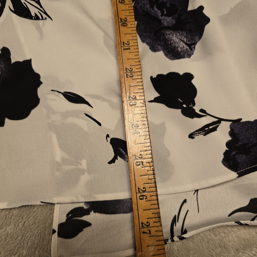 Simply Vera Vera Wang White Blouse with Black and Deep Purple Floral Print - Picture 9 of 12
